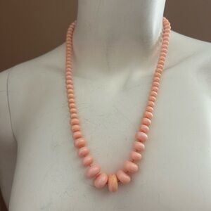 5/$25 vintage 1970 acrylic Elegant Pink Beaded Necklace 💓